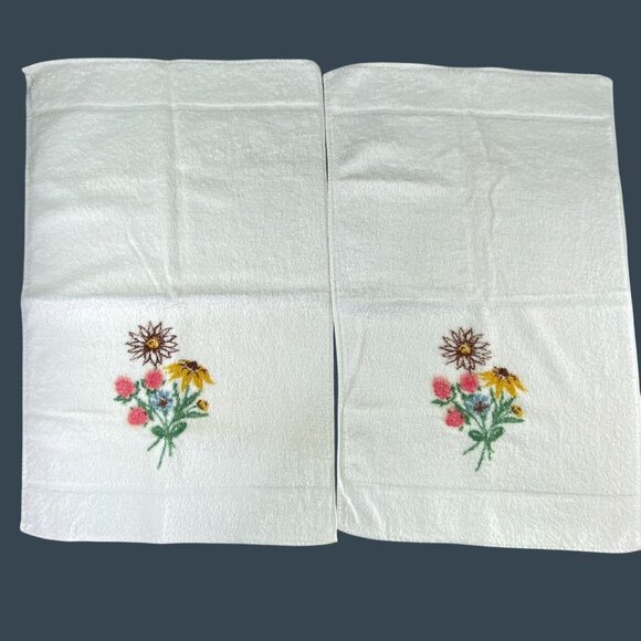 Vintage Fieldcrest Hand Towels Floral Bouquet Set of 2 - Picture 1 of 7